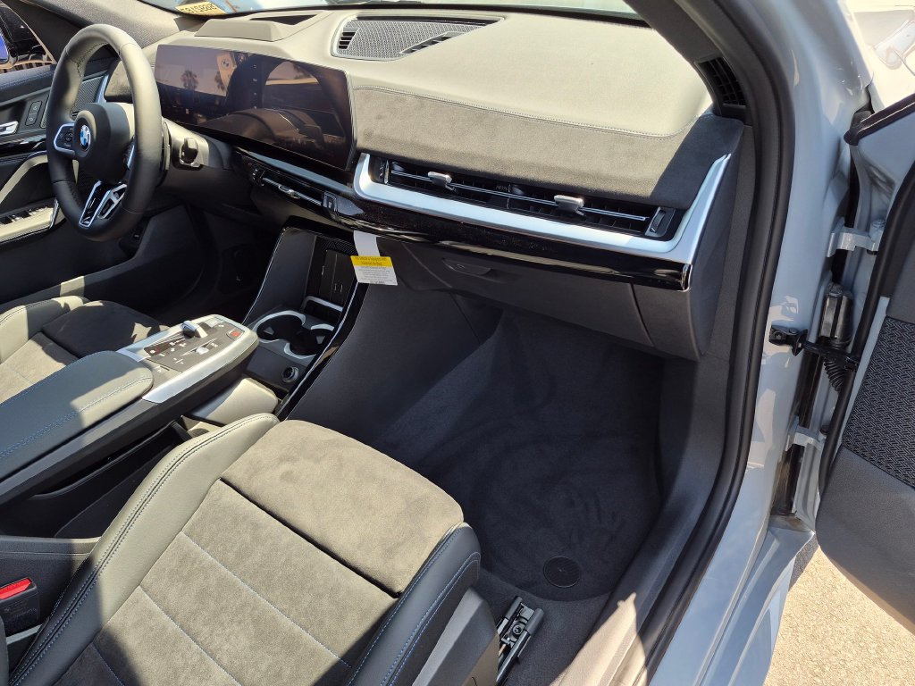 New 2026 BMW X2 xDrive28i w/ Technology Package AWD/4WD image 9