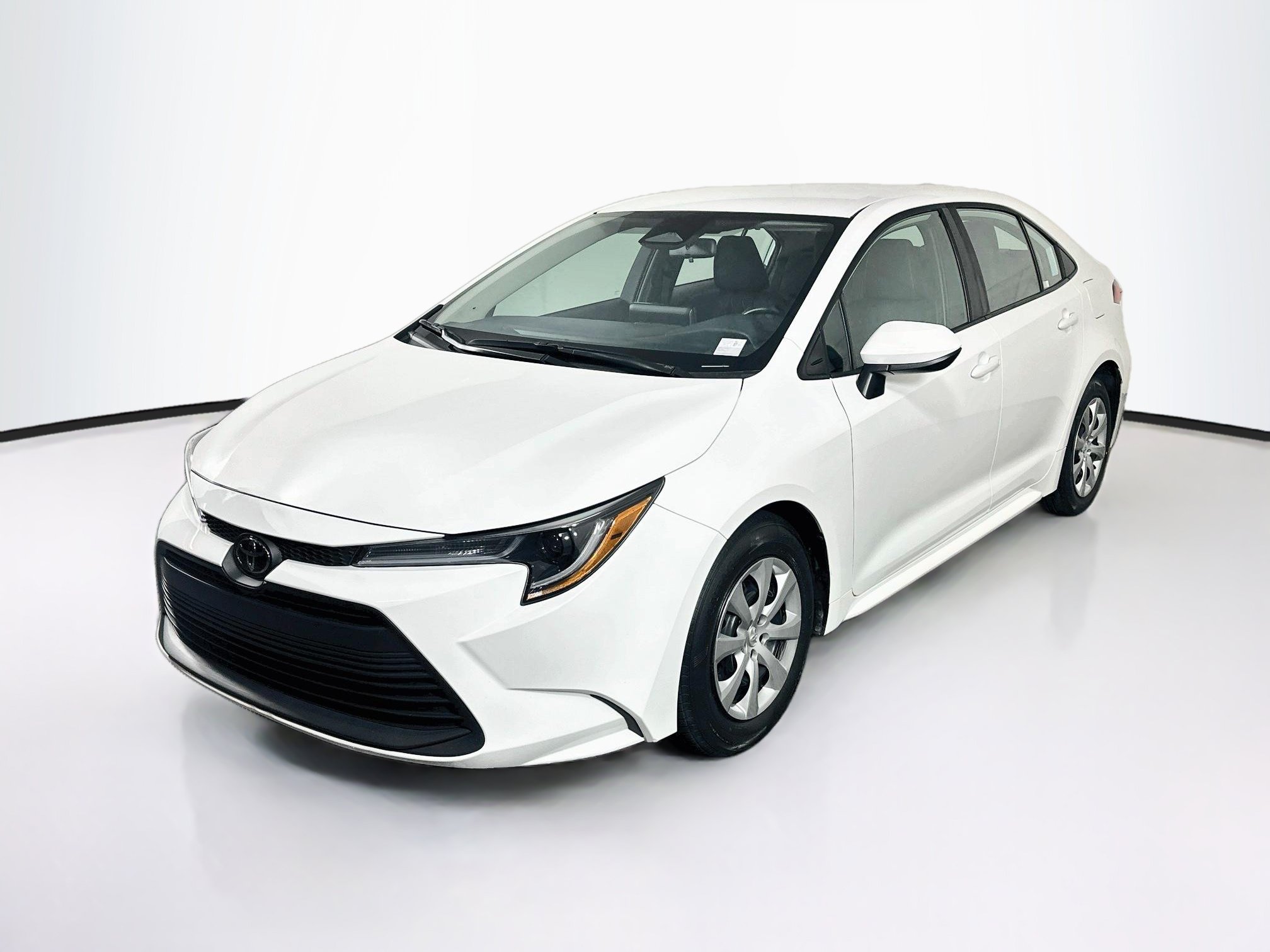 Used 2025 Toyota Corolla LE FWD image 3