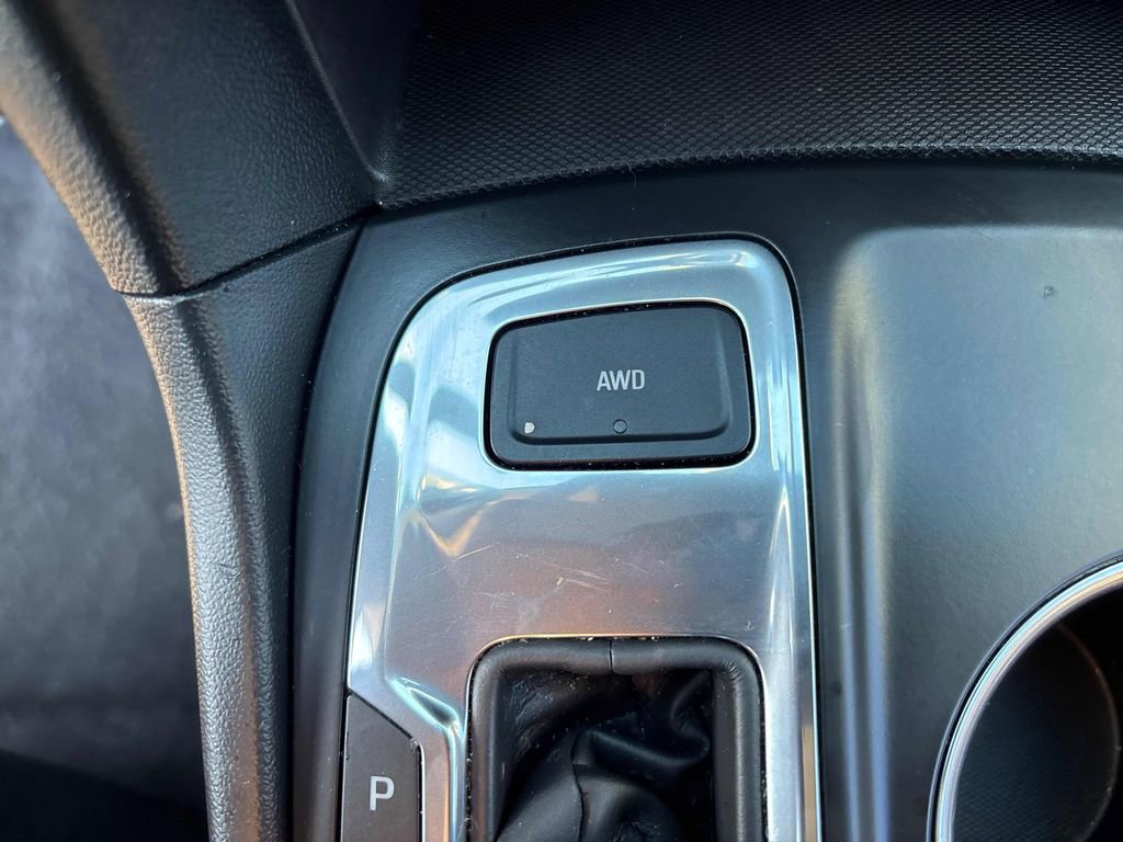 Used 2021 Chevrolet Equinox LT w/ Driver Convenience Package image 27