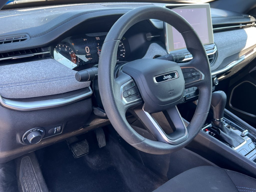 Used 2023 Jeep Compass Sport AWD/4WD image 17