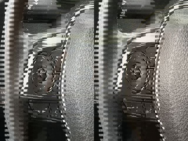 Used 2025 Toyota Corolla SE image 14