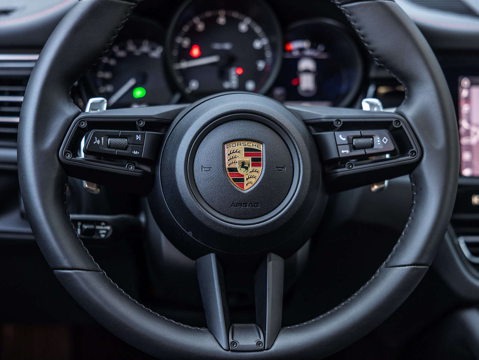 Certified 2026 Porsche Macan AWD/4WD image 14
