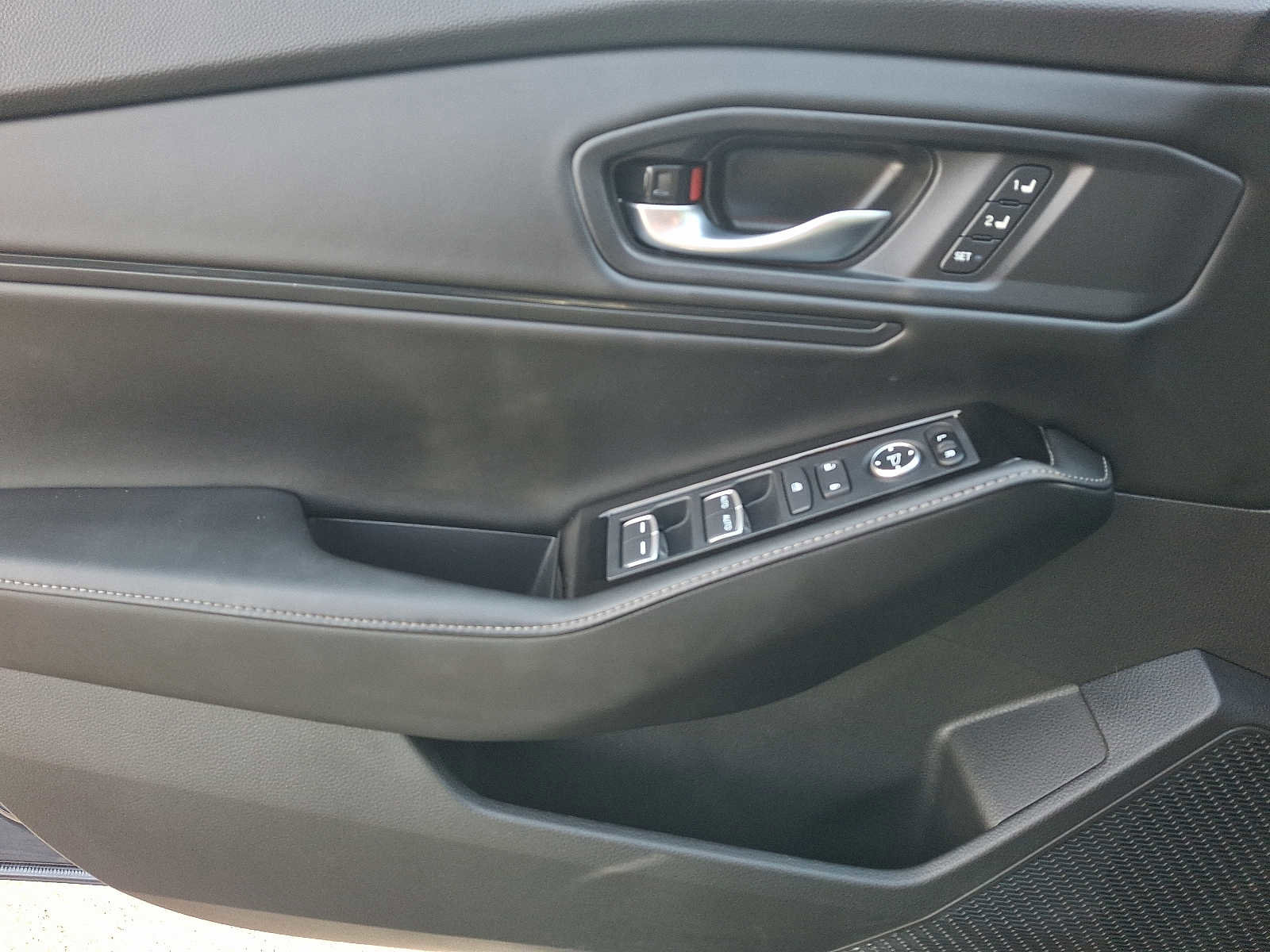Used 2023 Honda Accord Touring image 12