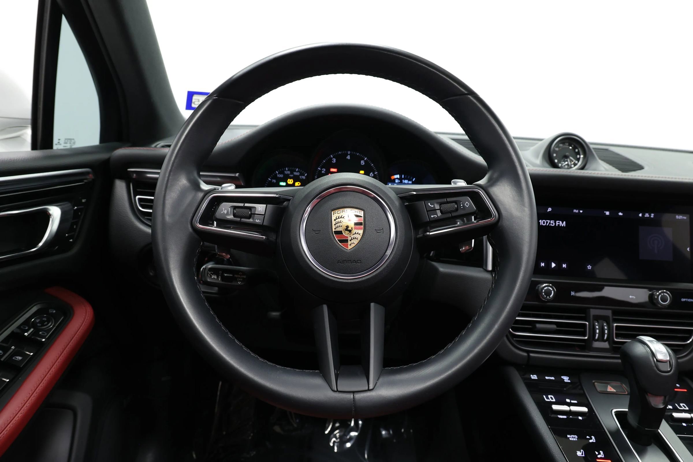 Used 2022 Porsche Macan image 21