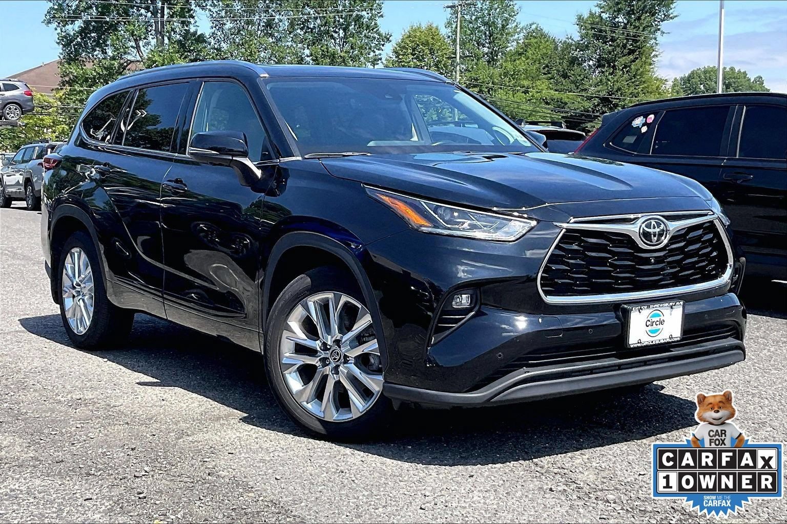 Used 2023 Toyota Highlander Limited AWD/4WD image 2