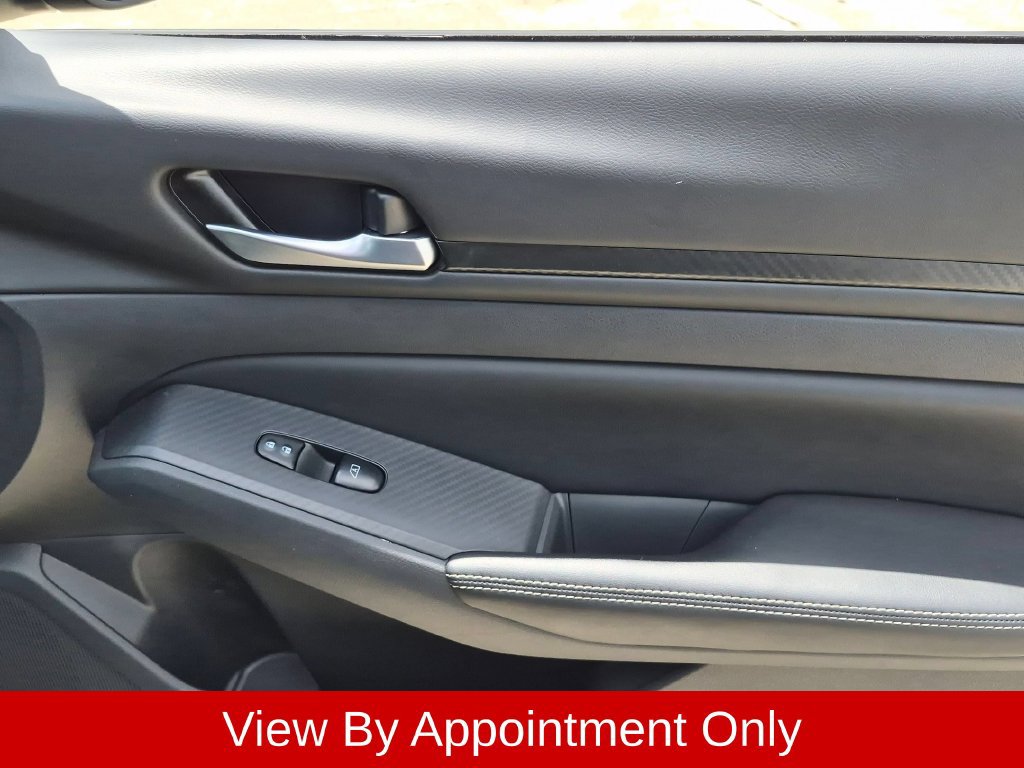 Used 2025 Nissan Altima 2.5 SV FWD image 32