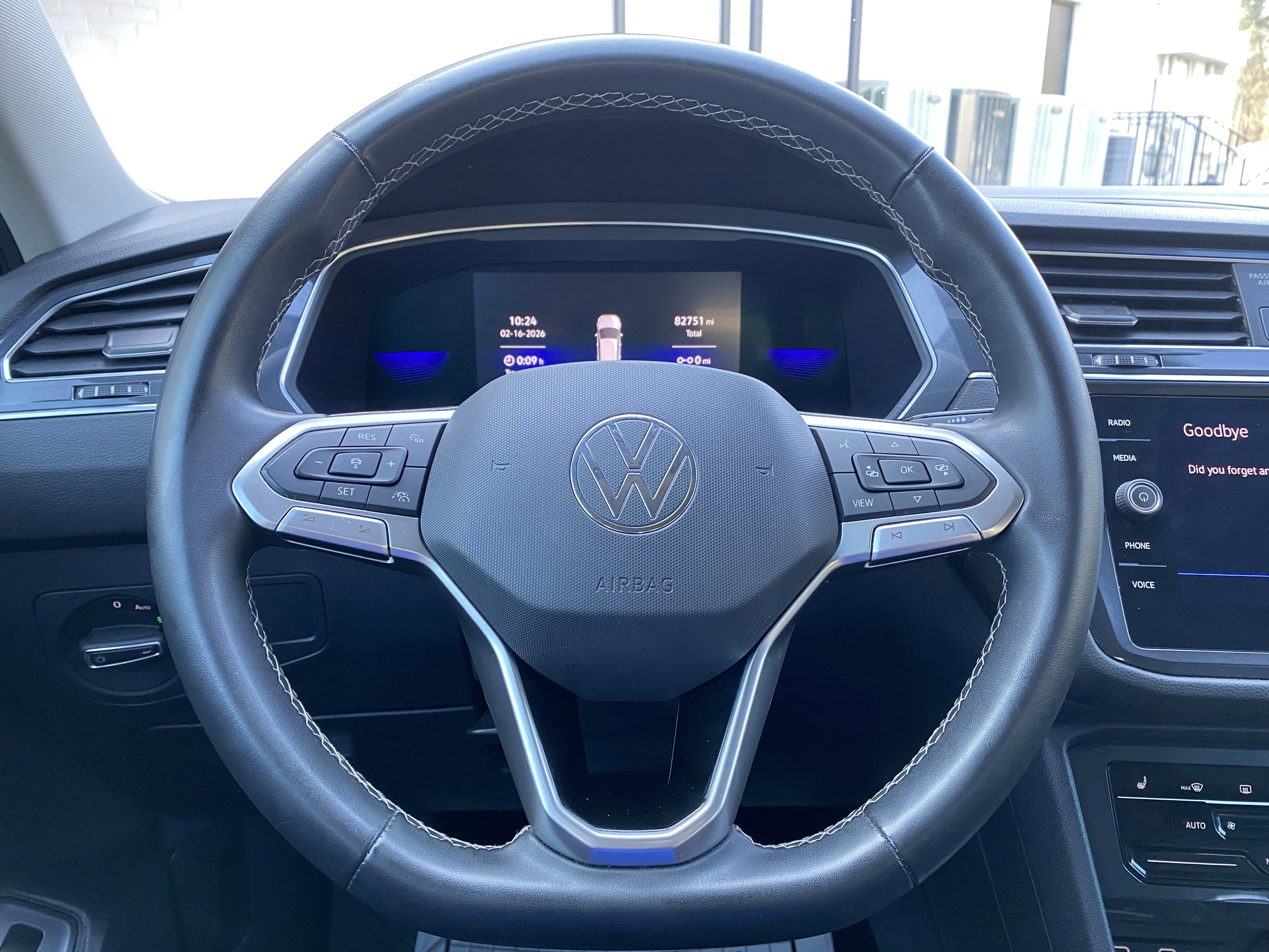 Used 2022 Volkswagen Tiguan SE FWD image 18