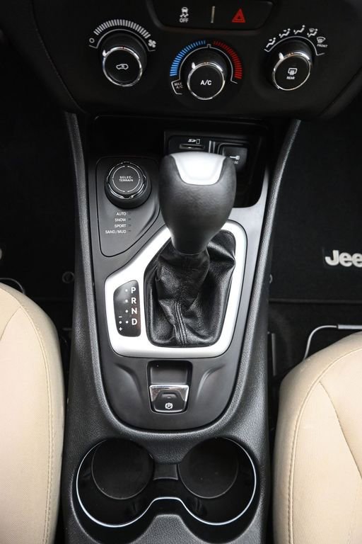 Used 2016 Jeep Cherokee Sport AWD/4WD image 16