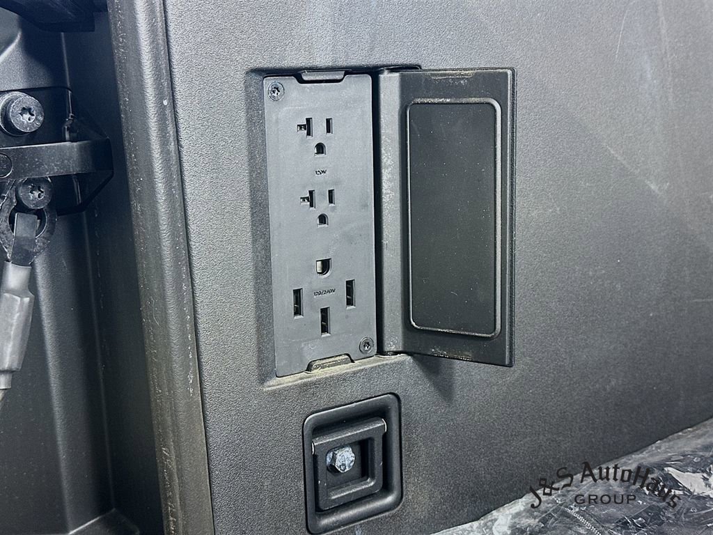 Used 2024 Tesla Cybertruck AWD Crew Cab image 42