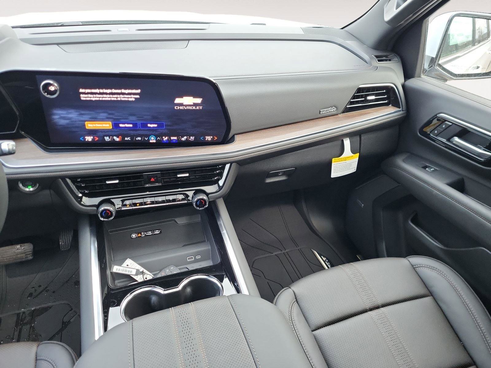 New 2026 Chevrolet Suburban High Country image 12