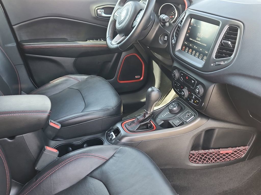 Used 2017 Jeep Compass Trailhawk w/ Leather Interior Group AWD/4WD image 15