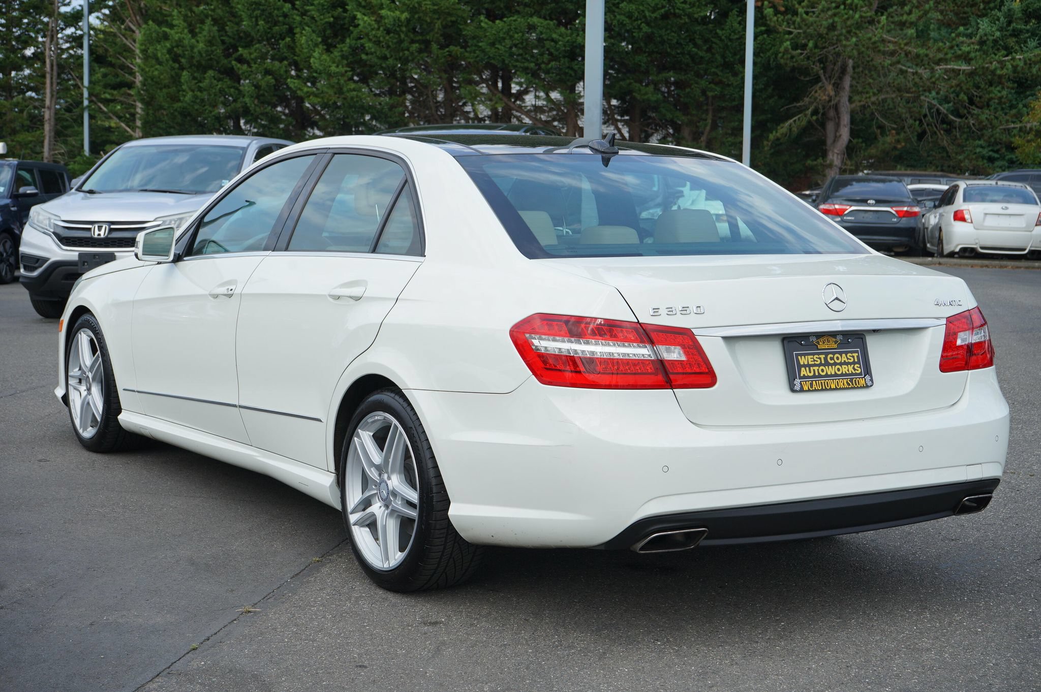 Used 2011 Mercedes-Benz E 350 4MATIC Sedan image 3