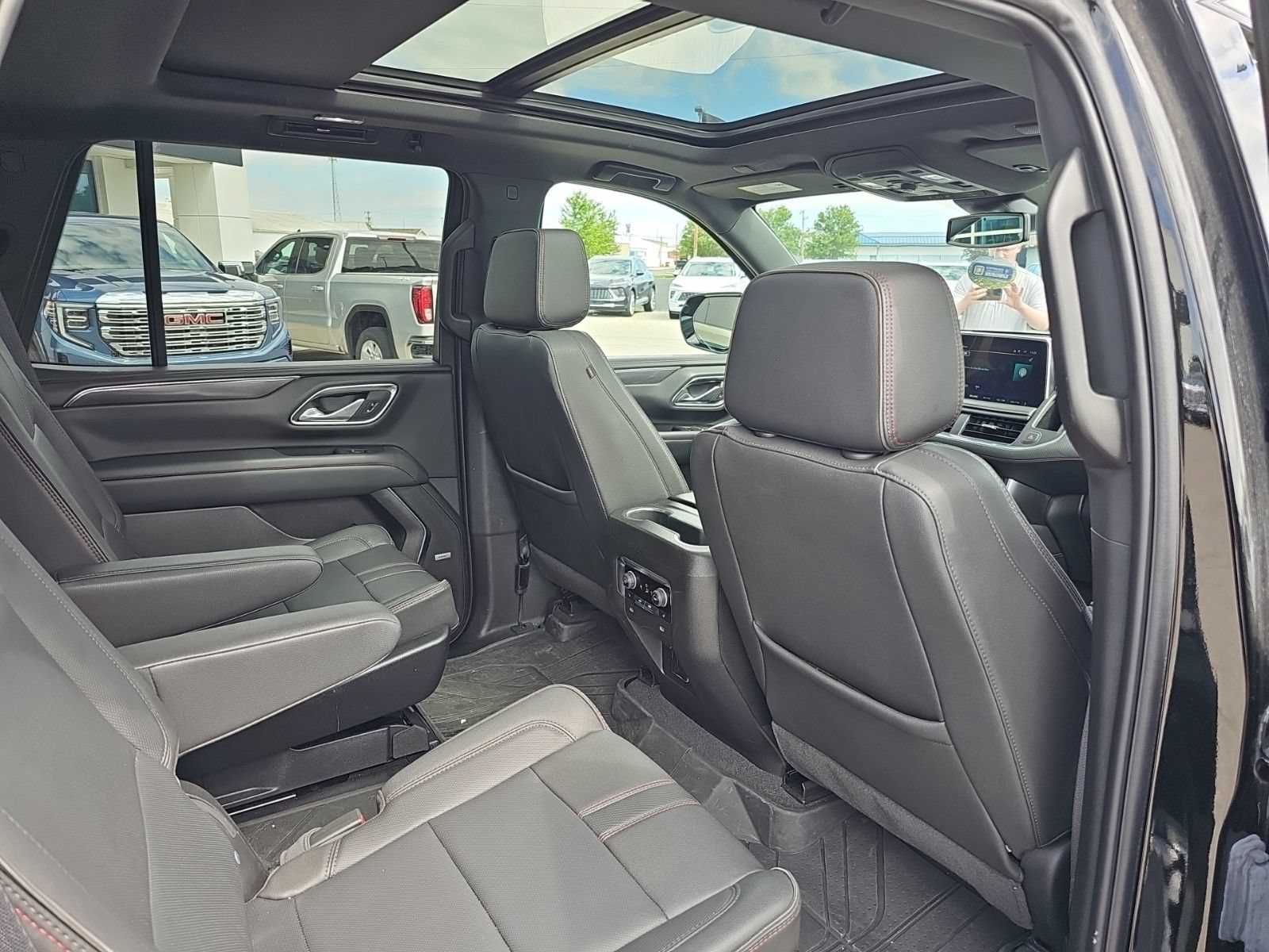 Used 2024 Chevrolet Tahoe RST w/ Luxury Package AWD/4WD image 29
