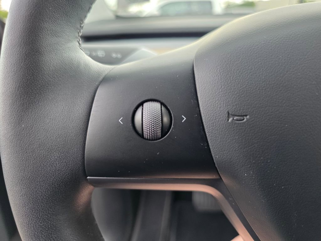 Used 2023 Tesla Model Y Long Range image 23