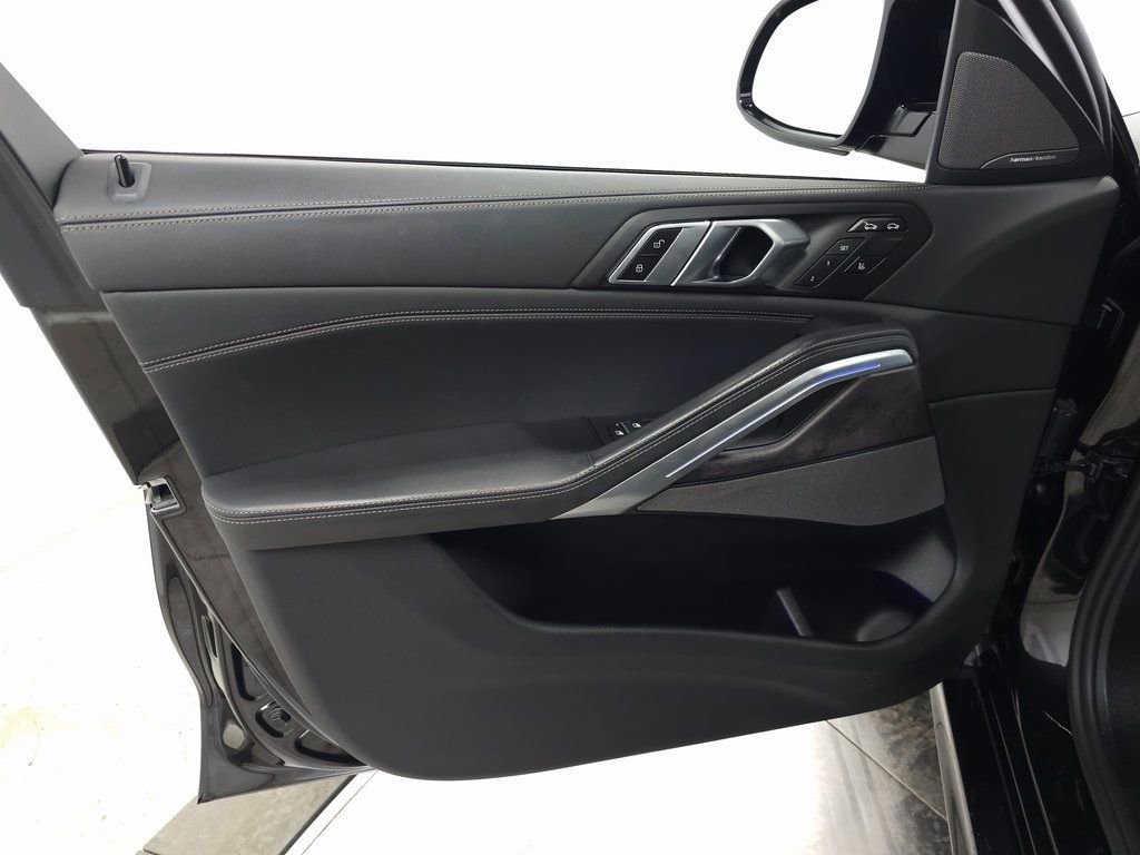 Used 2024 BMW X6 M60i w/ Dynamic Handling Package image 15