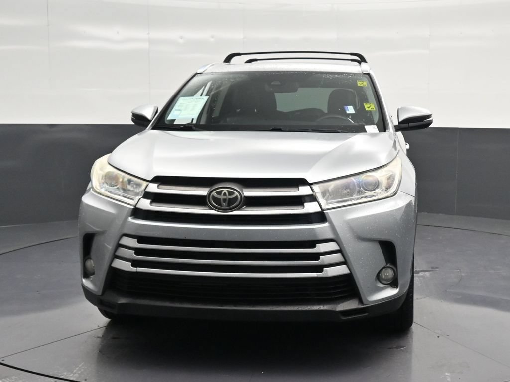 Used 2019 Toyota Highlander XLE FWD image 6