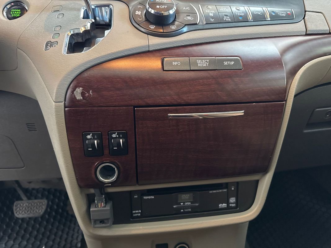 Used 2013 Toyota Sienna Limited w/ Premium Pkg image 17