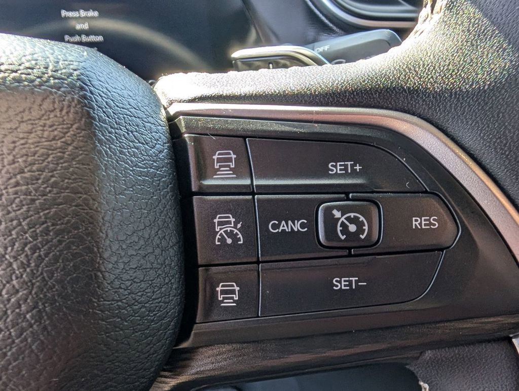 Used 2024 Jeep Grand Cherokee L Altitude image 28