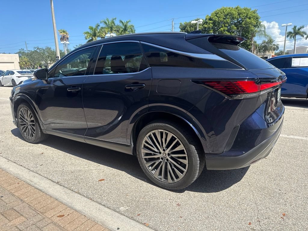 Used 2024 Lexus RX 350 FWD w/ Convenience Package image 4