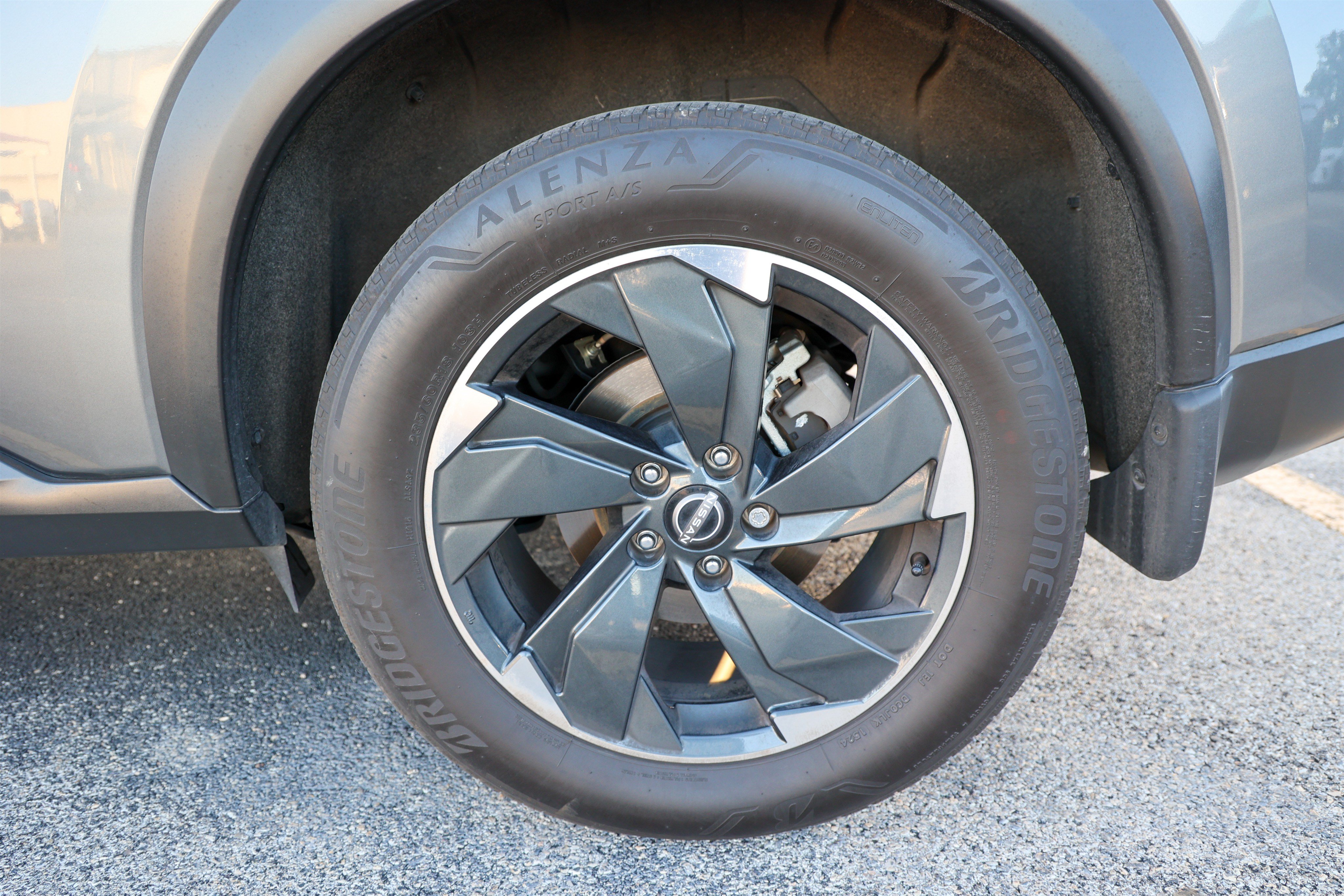 Used 2024 Nissan Rogue SV w/ SV Premium Package FWD image 13