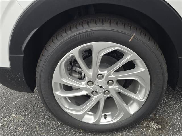 New 2027 Chevrolet Bolt LT FWD image 32
