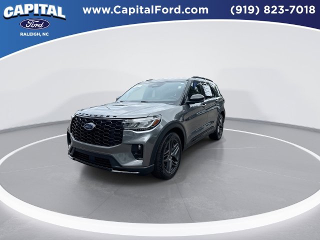 Certified 2025 Ford Explorer ST-Line w/ Premium Package RWD image 4