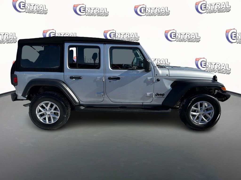 Used 2023 Jeep Wrangler Sport S image 4