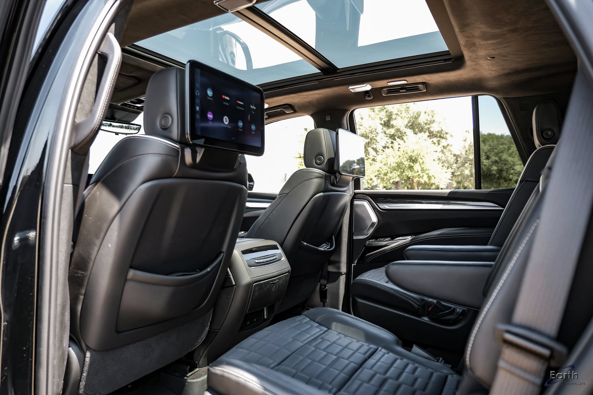 Used 2026 Cadillac Escalade V w/ LPO, ONYX Package AWD/4WD image 79
