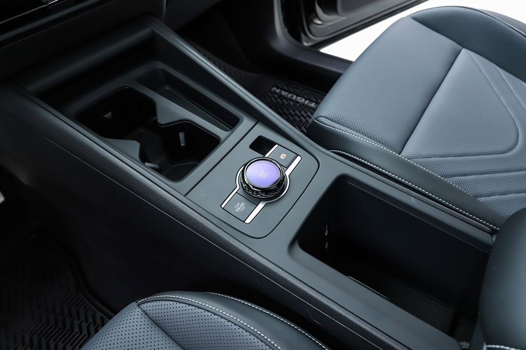 New 2026 Volkswagen Tiguan SE R-Line image 24