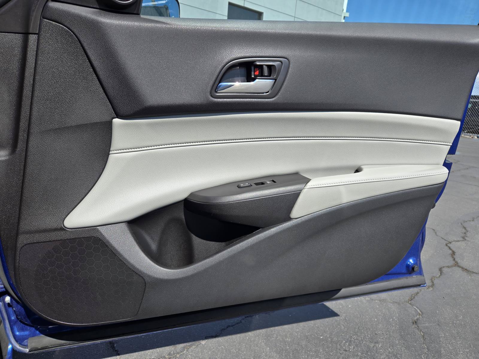 Used 2017 Acura ILX FWD image 29