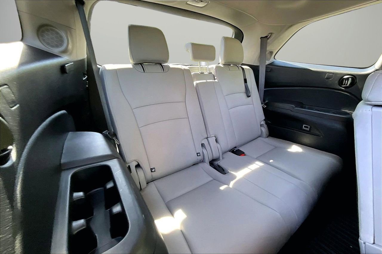 Used 2016 Honda Pilot Touring image 26