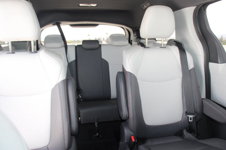 Used 2021 Toyota Sienna XSE w/ XSE Plus Package AWD/4WD image 23