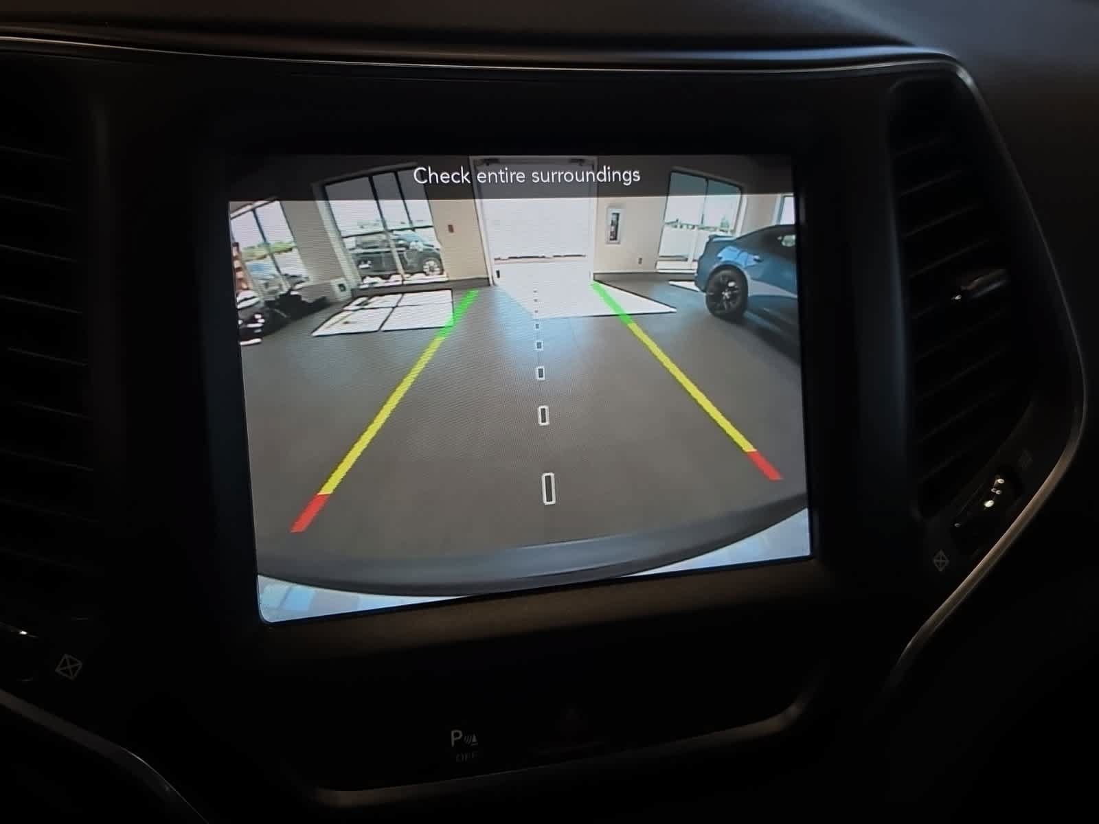 Used 2020 Jeep Cherokee Trailhawk w/ Cold Weather Group AWD/4WD image 37