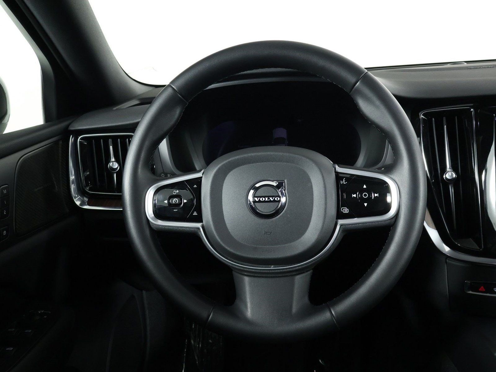 Certified 2023 Volvo S60 B5 Plus w/ Climate Package FWD image 8