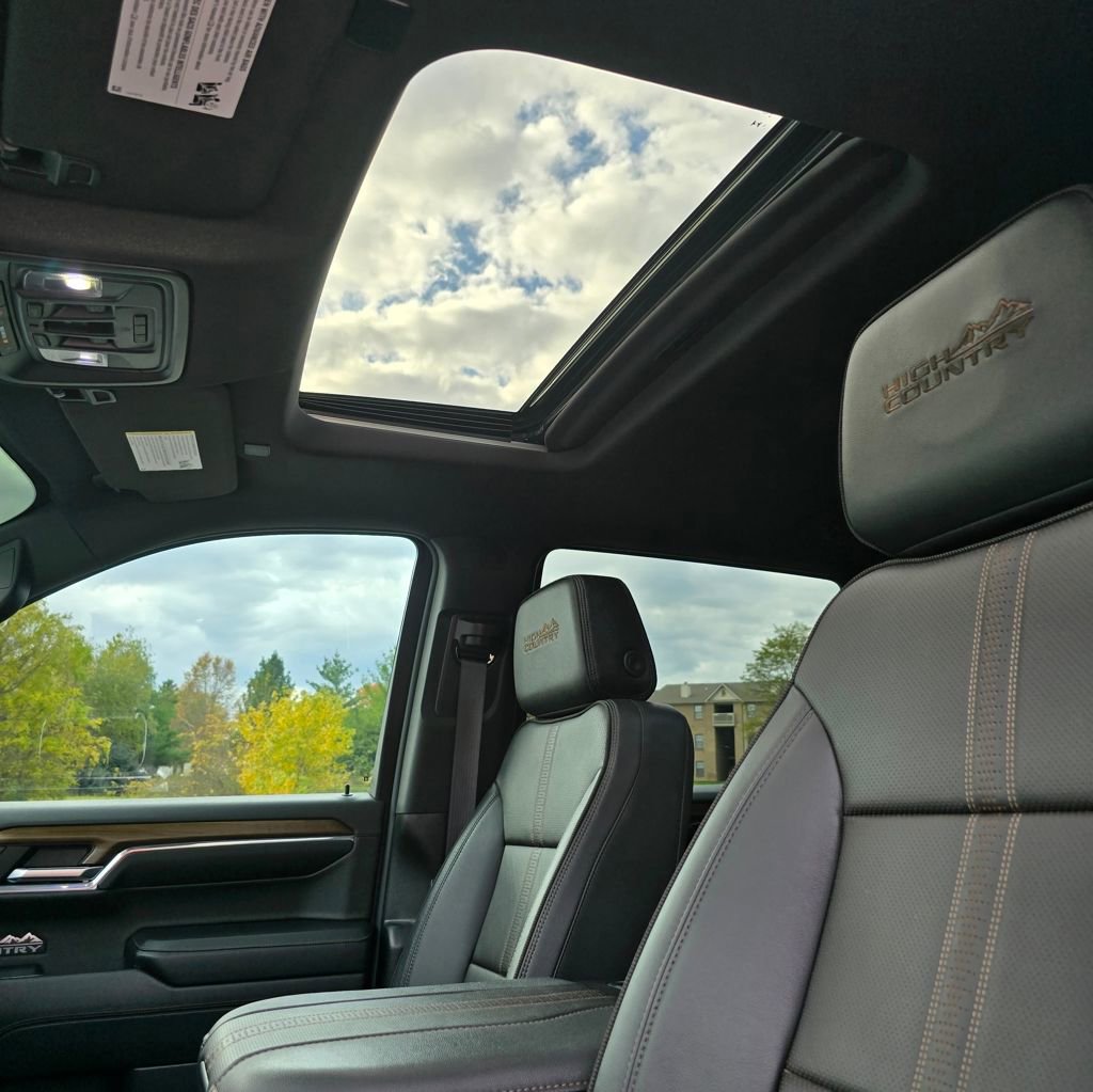 Used 2024 Chevrolet Silverado 1500 High Country w/ High Country Premium Package image 17