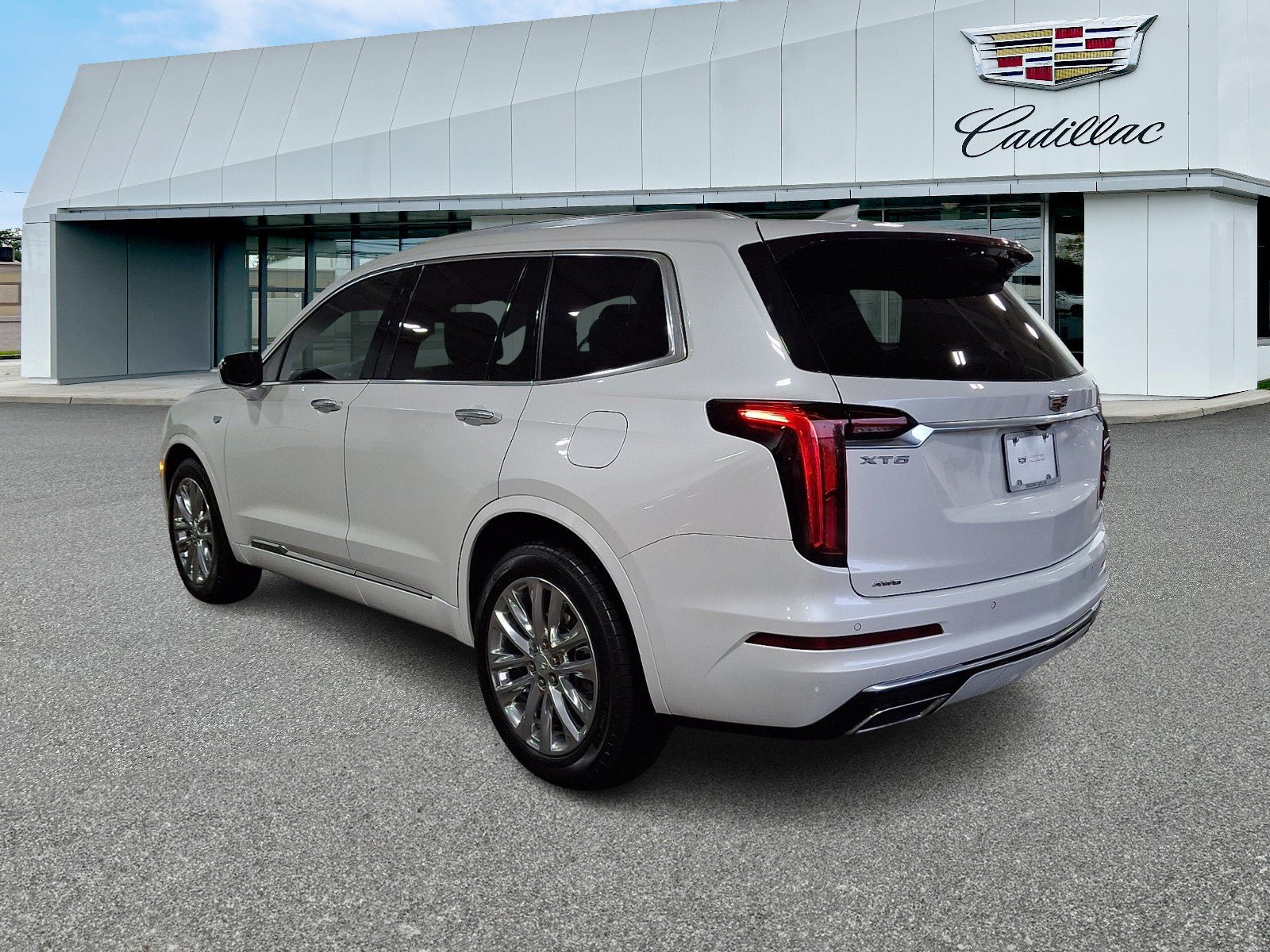 Certified 2023 Cadillac XT6 Premium Luxury AWD/4WD image 3