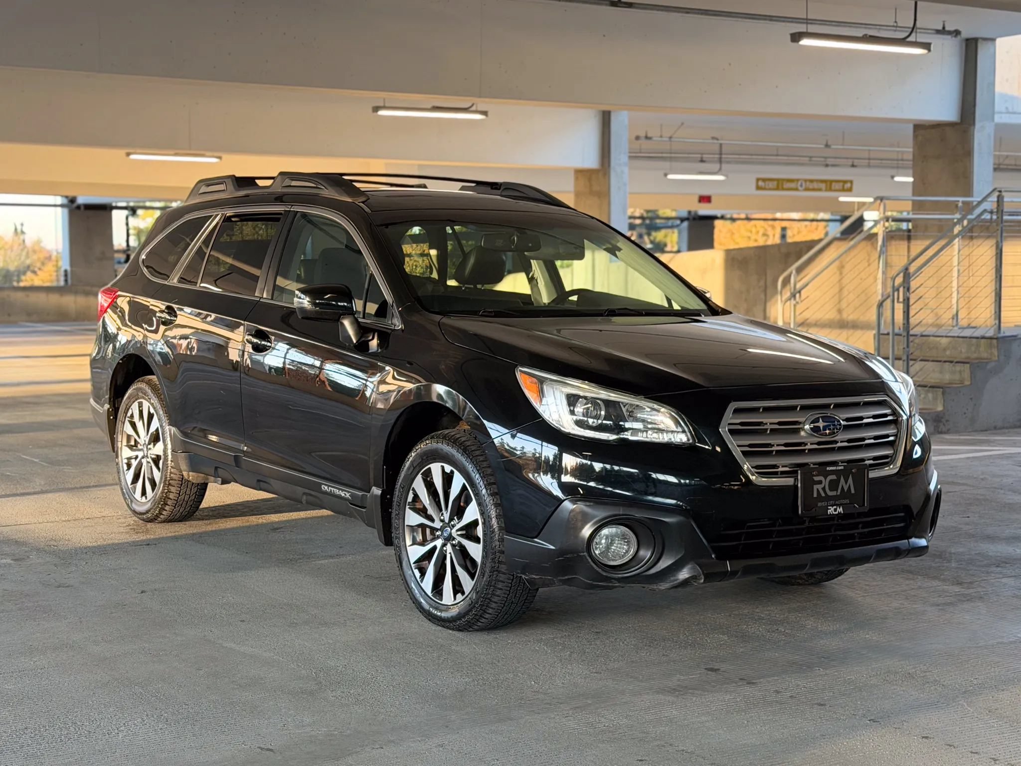 Used 2016 Subaru Outback 2.5i Limited AWD/4WD image 3