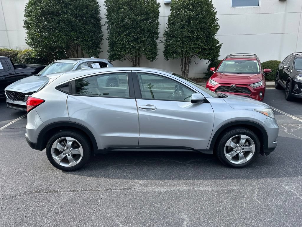 Certified 2018 Honda HR-V LX image 2