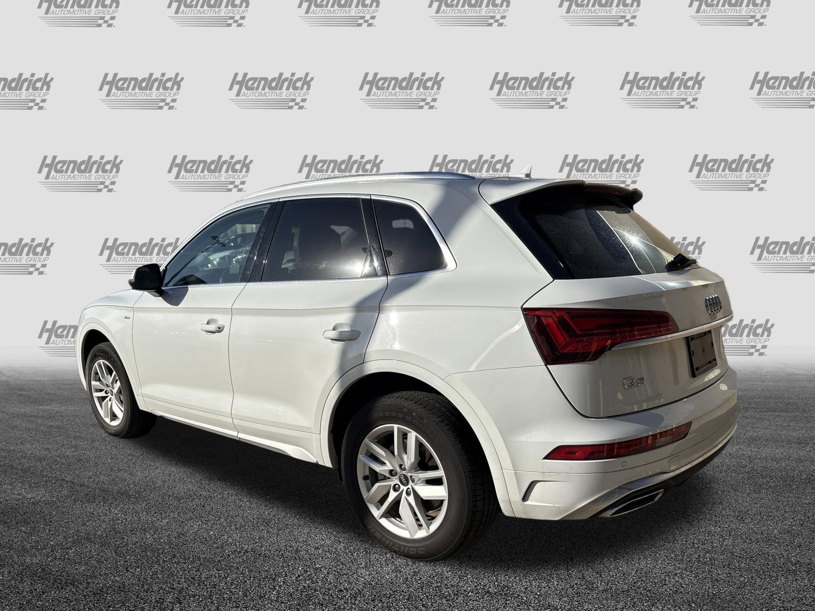 Used 2024 Audi Q5 2.0T Premium w/ Convenience Package image 8