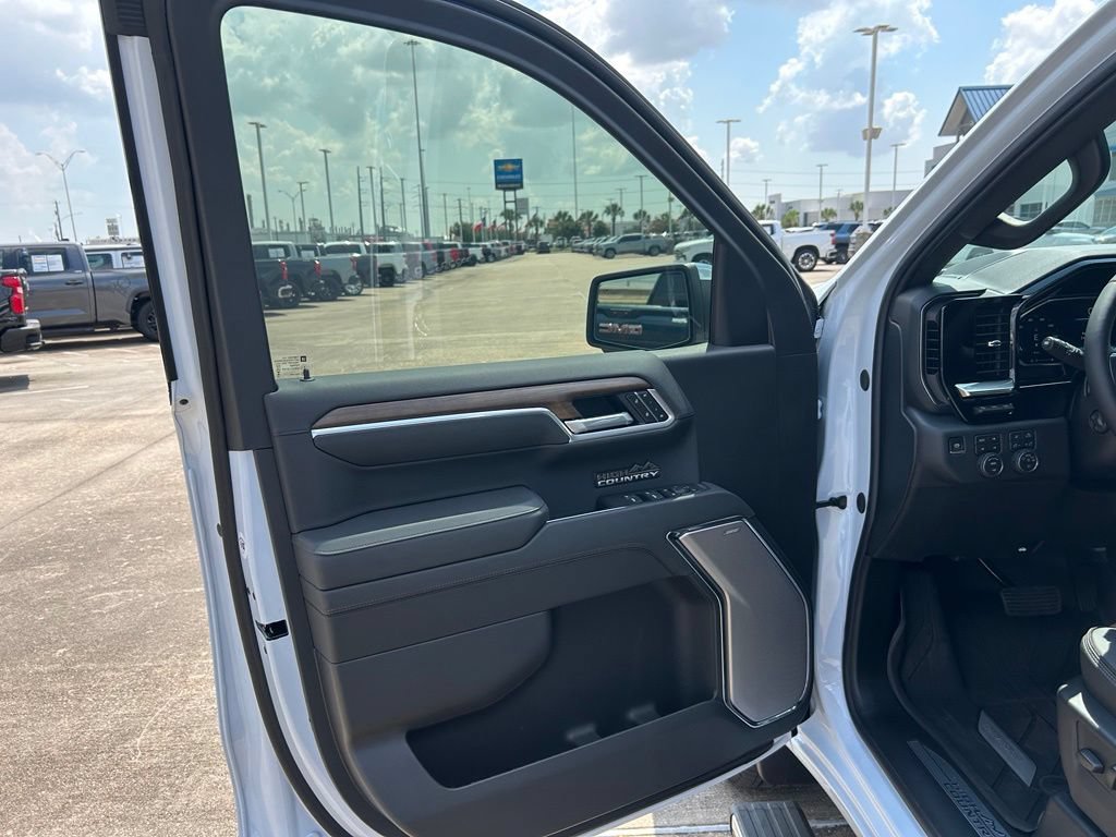 New 2026 Chevrolet Silverado 1500 High Country AWD/4WD image 9