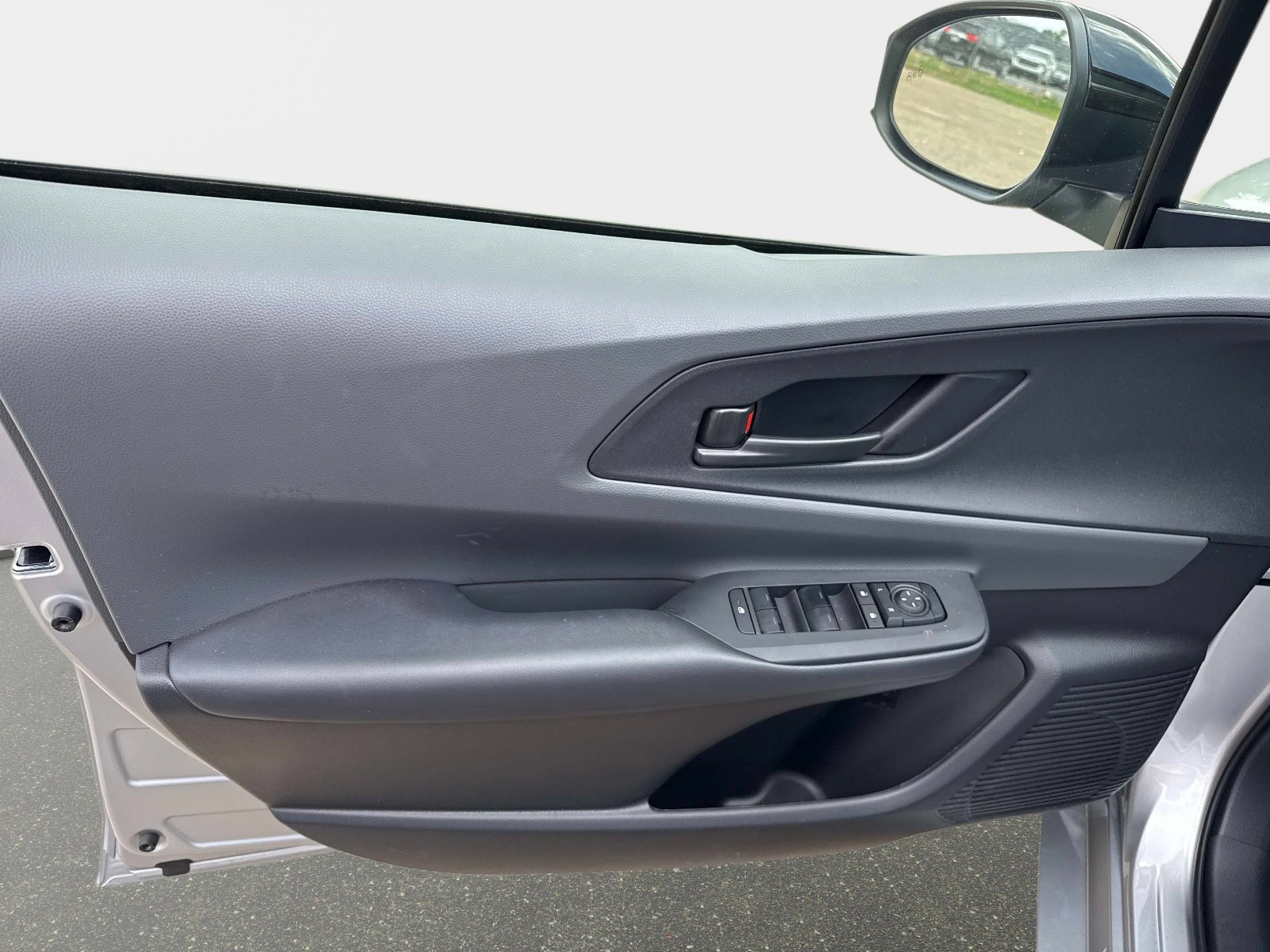 Used 2026 Toyota Prius LE FWD image 17