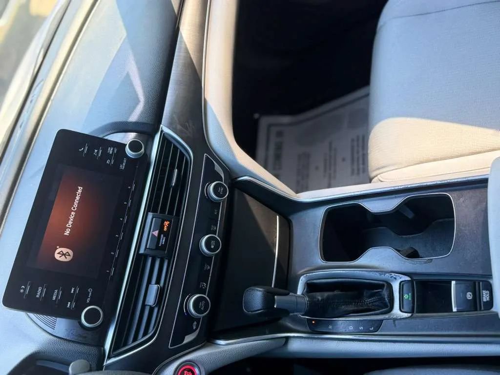 Used 2018 Honda Accord LX image 12