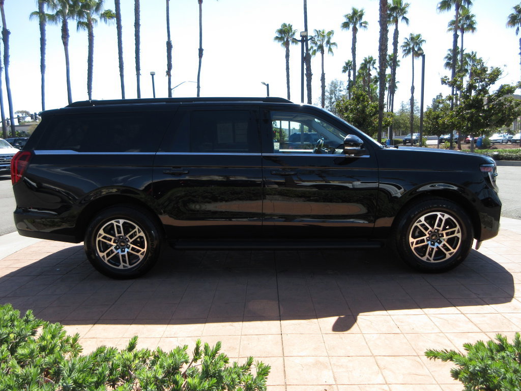 Certified 2025 Ford Expedition Max Active RWD image 5