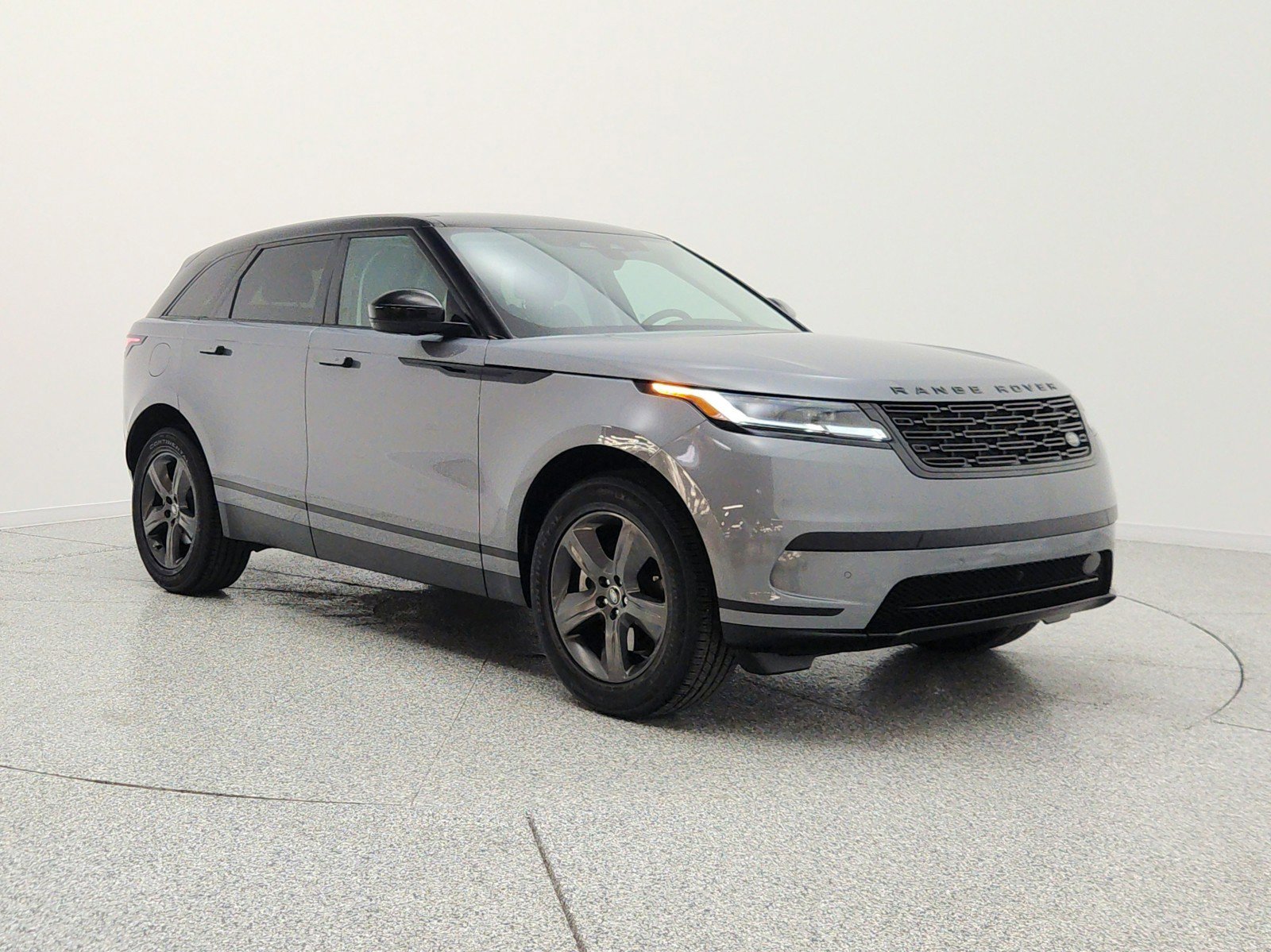 Used 2024 Land Rover Range Rover Velar S AWD/4WD image 3