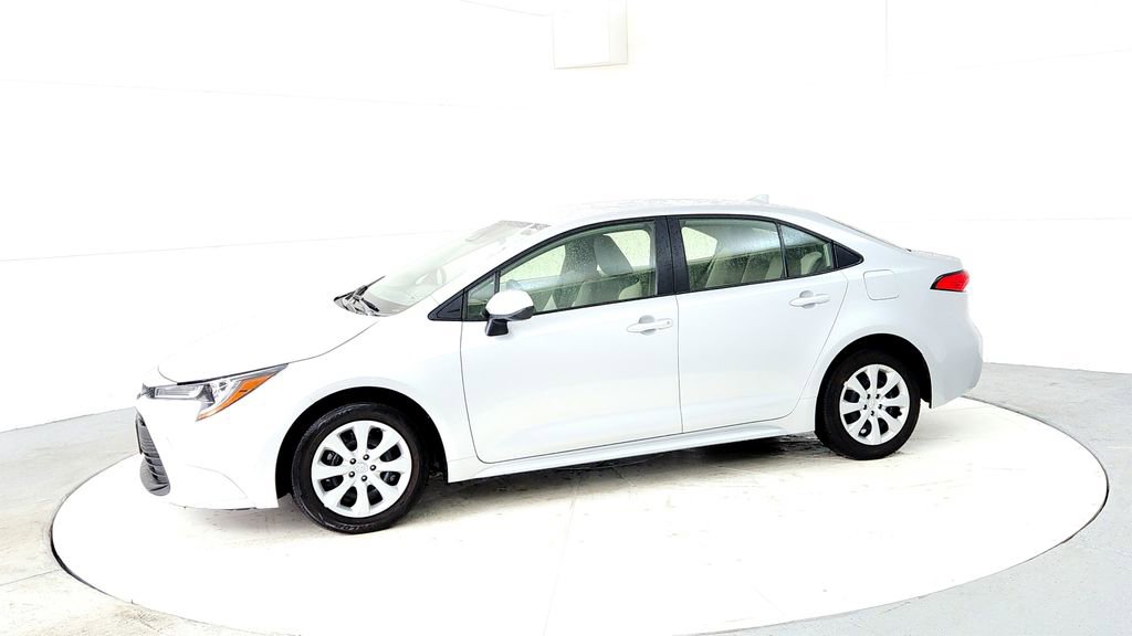 Used 2024 Toyota Corolla LE FWD image 3