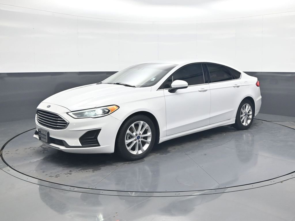 Used 2020 Ford Fusion SE image 2