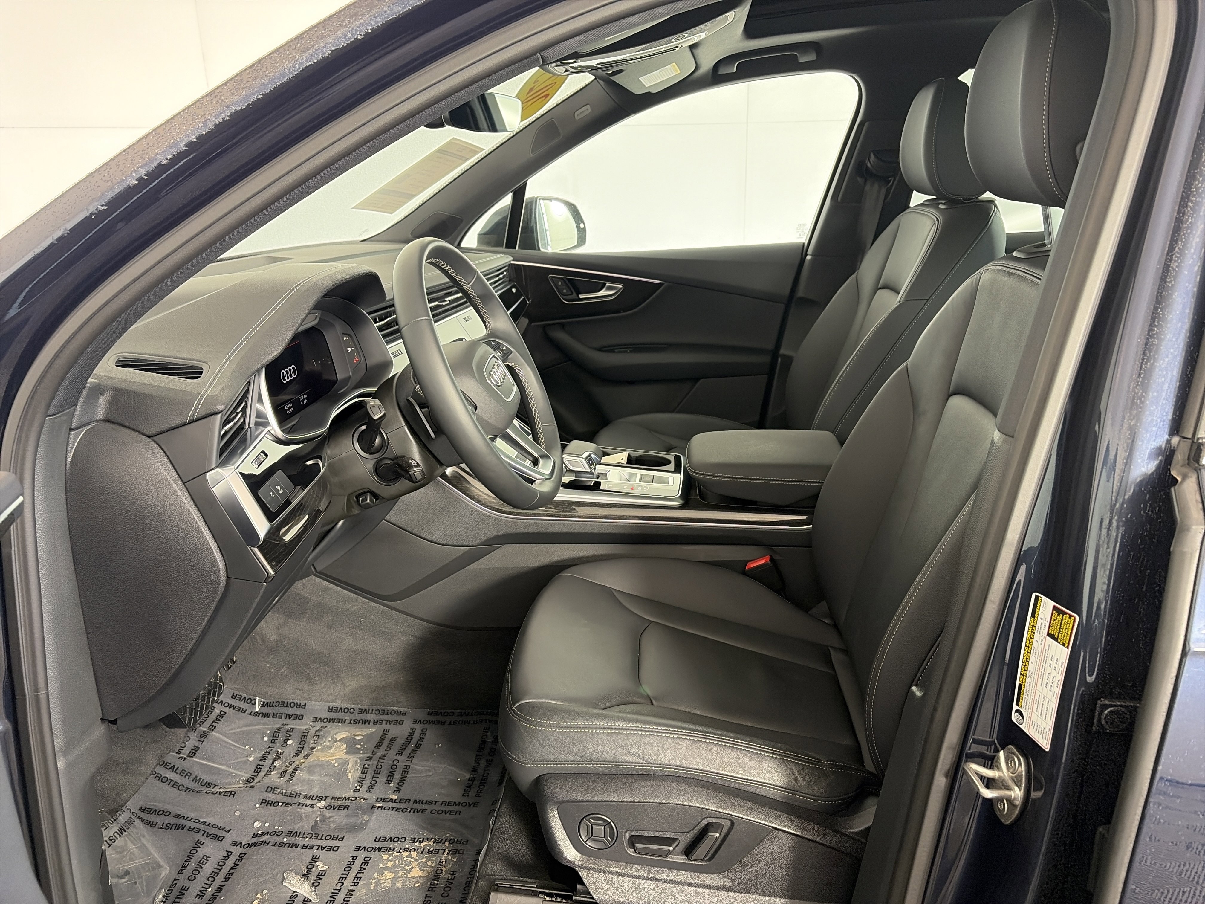 Used 2025 Audi Q7 2.0T Premium w/ Convenience Plus Package image 6