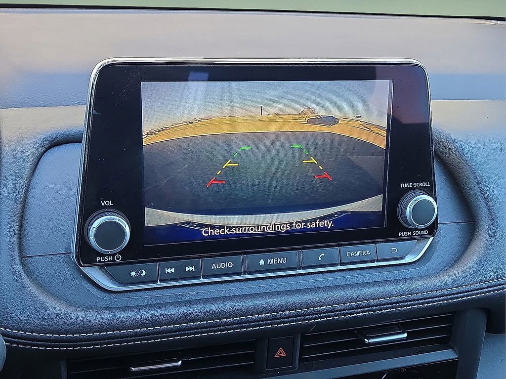 Used 2023 Nissan Rogue S image 25