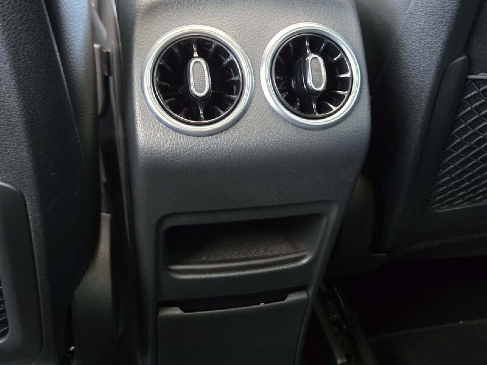 Used 2024 Mercedes-Benz GLB 250 image 15