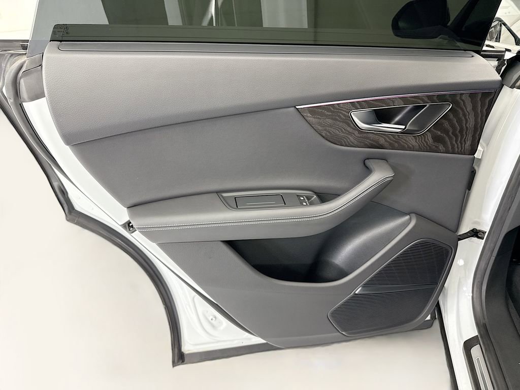 Used 2023 Audi Q8 Premium Plus image 25